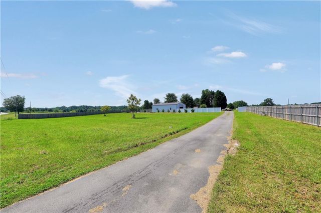 3036 High Falls Road, Jackson, GA 30233