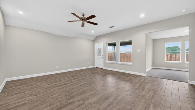 1400 CANTERBURY Trail, Desoto, TX 75115