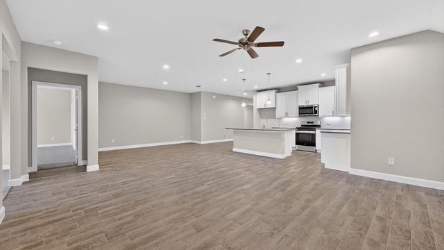 1400 CANTERBURY Trail, Desoto, TX 75115