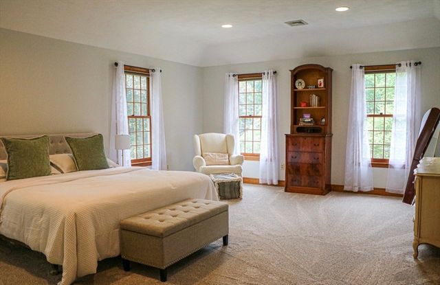39 Spring Hill Rd, North Andover, MA 01845