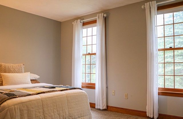 39 Spring Hill Rd, North Andover, MA 01845