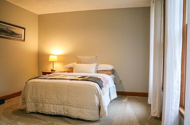 39 Spring Hill Rd, North Andover, MA 01845