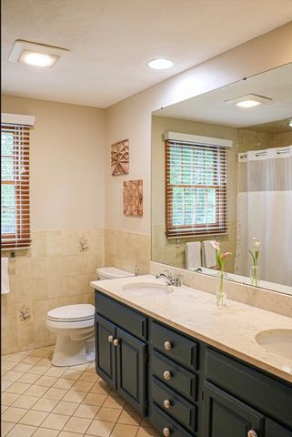 39 Spring Hill Rd, North Andover, MA 01845
