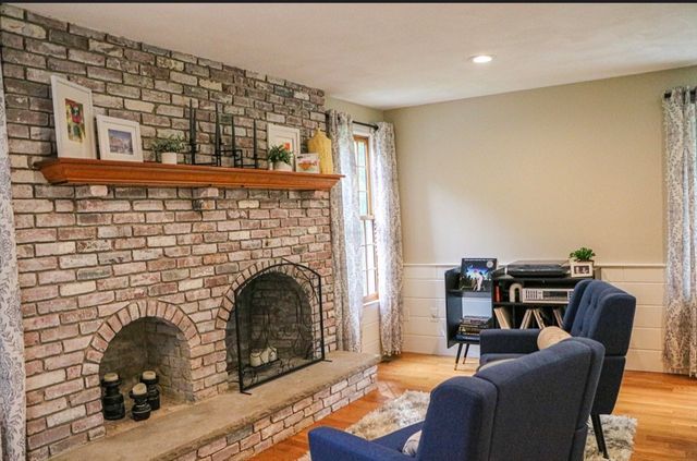 39 Spring Hill Rd, North Andover, MA 01845