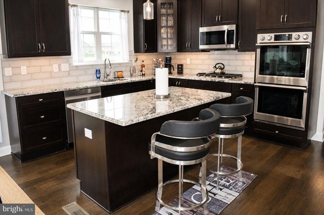 121 MARKLEY FARM CIR, West Norriton, PA 19403