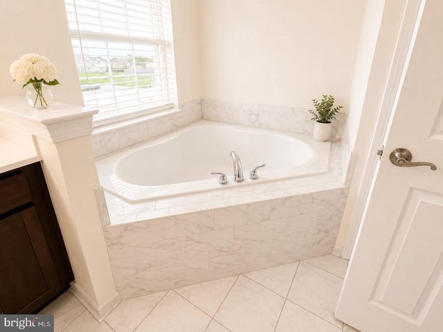 121 MARKLEY FARM CIR, West Norriton, PA 19403