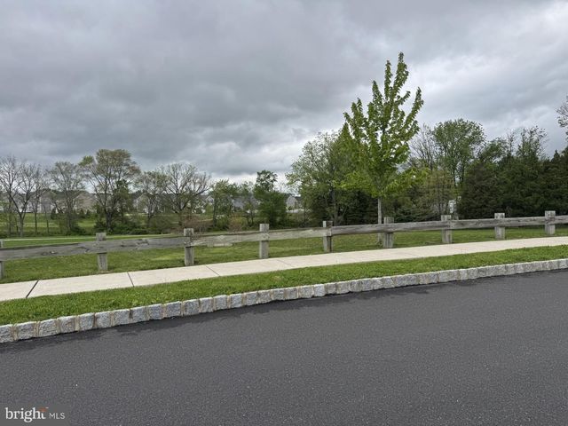121 MARKLEY FARM CIR, West Norriton, PA 19403