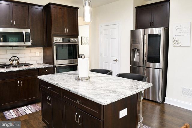 121 MARKLEY FARM CIR, West Norriton, PA 19403