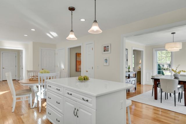 10-B Henley Rd, Acton, MA 01720