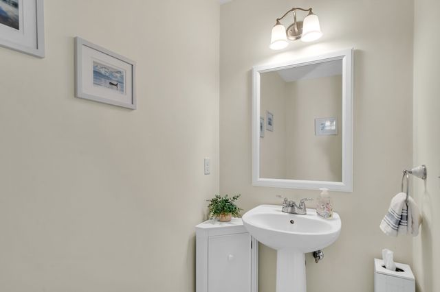 10-B Henley Rd, Acton, MA 01720