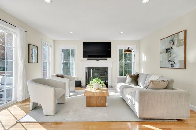 10-B Henley Rd, Acton, MA 01720