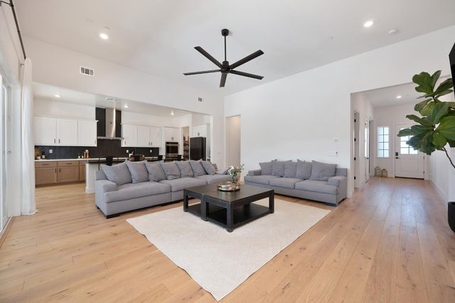 5085 Pryor Dr, Rescue, CA 95672