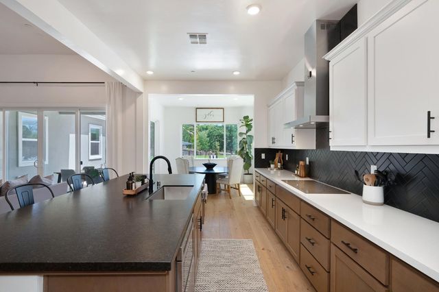 5085 Pryor Dr, Rescue, CA 95672