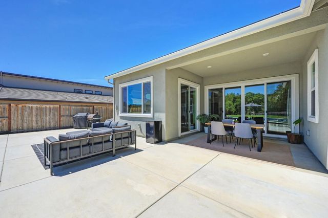 5085 Pryor Dr, Rescue, CA 95672