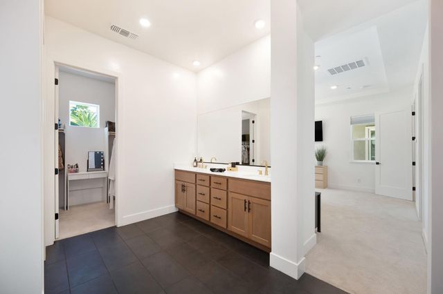 5085 Pryor Dr, Rescue, CA 95672