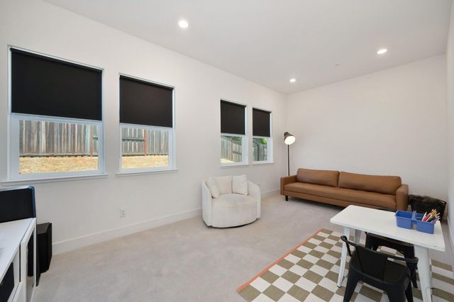 5085 Pryor Dr, Rescue, CA 95672