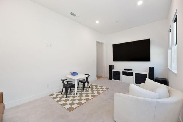 5085 Pryor Dr, Rescue, CA 95672