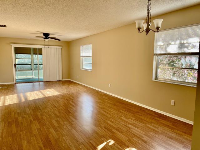 15 Lake Vista Trail 206, Port St Lucie, FL 34952