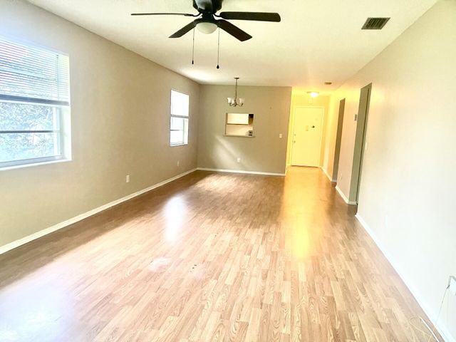 15 Lake Vista Trail 206, Port St Lucie, FL 34952