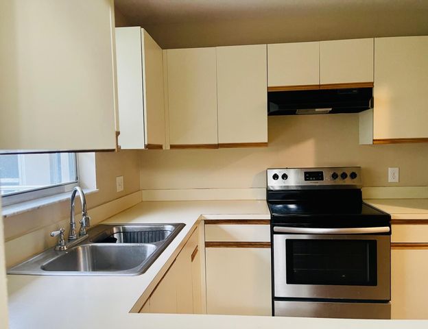 15 Lake Vista Trail 206, Port St Lucie, FL 34952