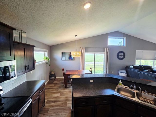 1667 Hidden Trail, Mayer, MN 55360