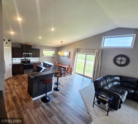 1667 Hidden Trail, Mayer, MN 55360