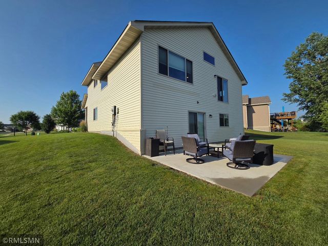 1667 Hidden Trail, Mayer, MN 55360