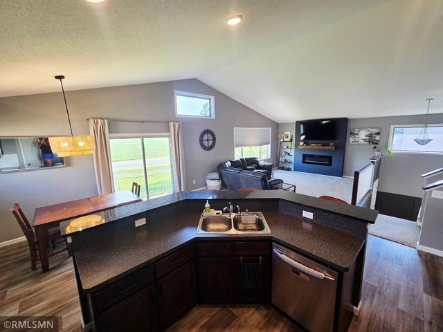 1667 Hidden Trail, Mayer, MN 55360