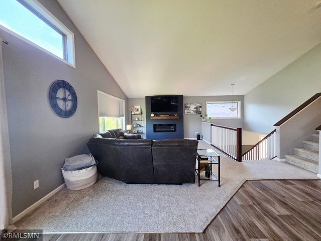 1667 Hidden Trail, Mayer, MN 55360