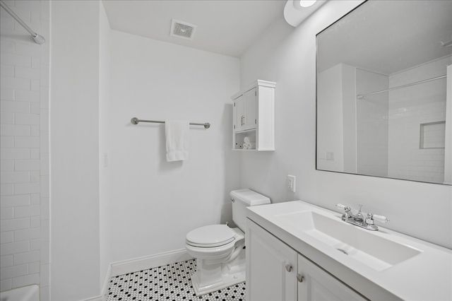 257 Latrobe Avenue, Northfield, IL 60093