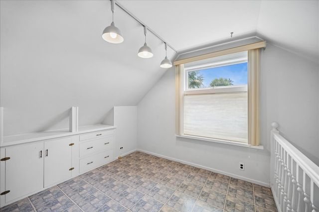 257 Latrobe Avenue, Northfield, IL 60093