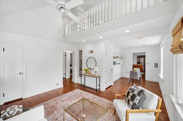 257 Latrobe Avenue, Northfield, IL 60093