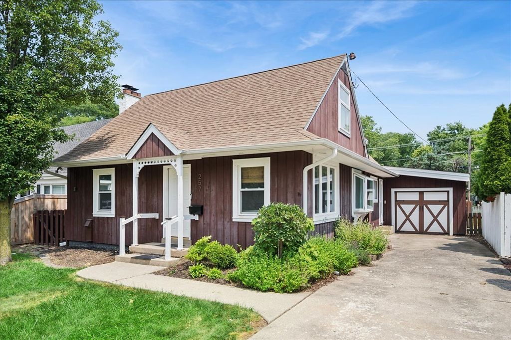 257 Latrobe Avenue, Northfield, IL 60093