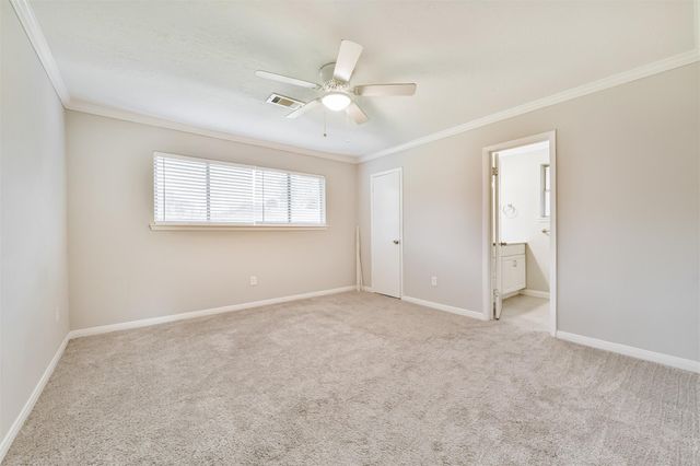 311 Stonehenge Lane, Friendswood, TX 77546