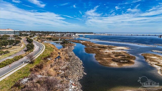 16 Wharf Ave, Pensacola, FL 32502