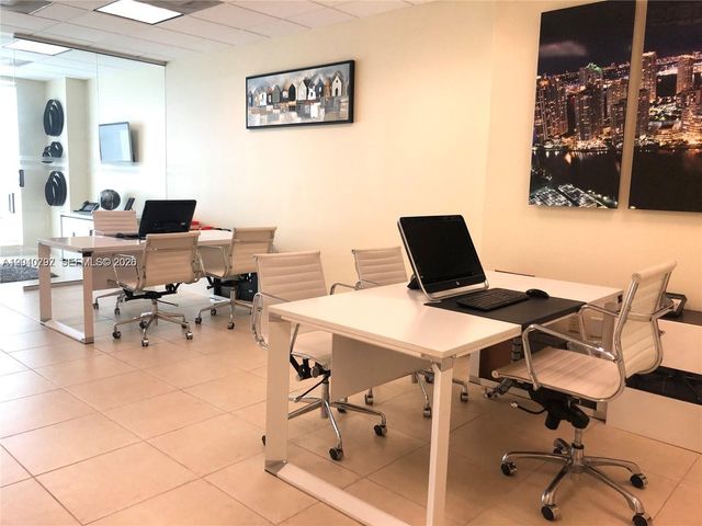 175 SW 7th St 1805, Miami, FL 33130
