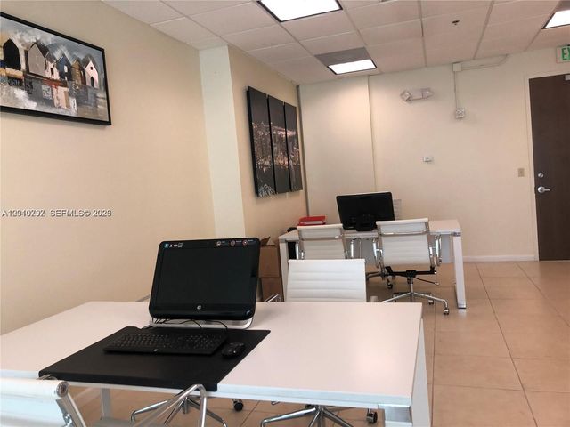 175 SW 7th St 1805, Miami, FL 33130