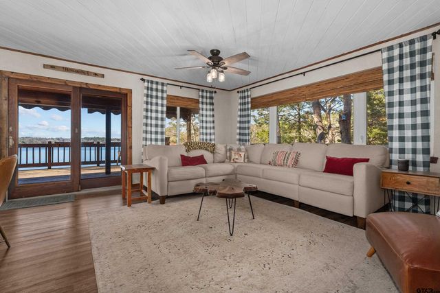 1212 CR 3107, Jacksonville, TX 75766