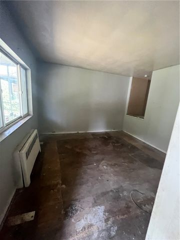 512 Glenn Street, Wilmerding, PA 15148