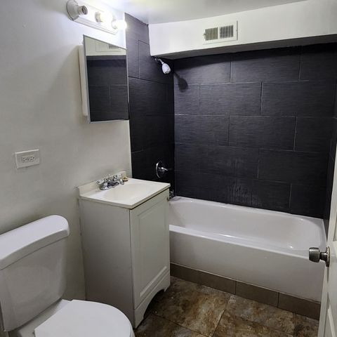 6315 S Eberhart Avenue, Chicago, IL 60637