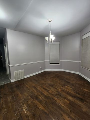 6315 S Eberhart Avenue, Chicago, IL 60637