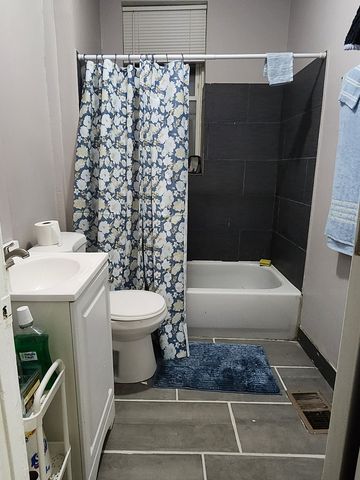 6315 S Eberhart Avenue, Chicago, IL 60637