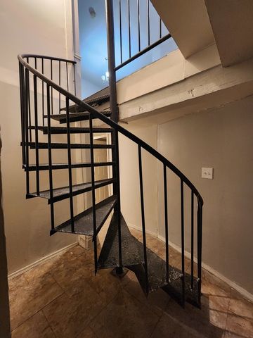 6315 S Eberhart Avenue, Chicago, IL 60637