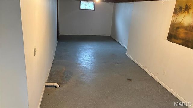 2018 Raven Drive, St Louis, MO 63133