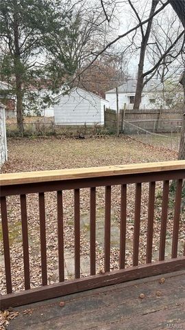 2018 Raven Drive, St Louis, MO 63133