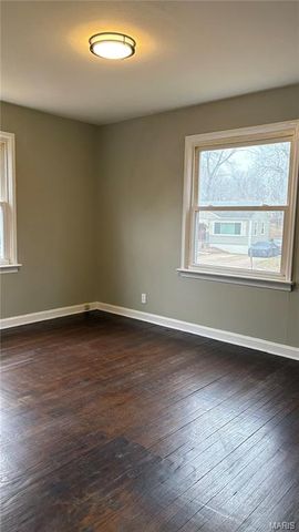 2018 Raven Drive, St Louis, MO 63133