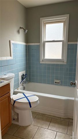 2018 Raven Drive, St Louis, MO 63133