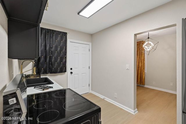 9046 TYLER Avenue, Jacksonville, FL 32208
