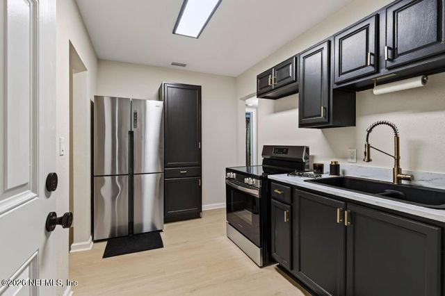 9046 TYLER Avenue, Jacksonville, FL 32208