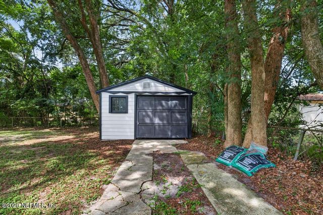 9046 TYLER Avenue, Jacksonville, FL 32208